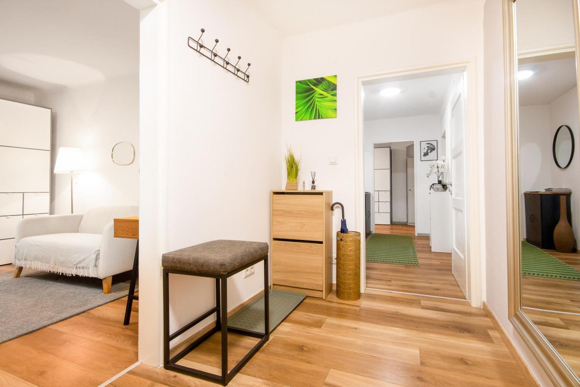Lendkanal - City - Netflix - Waschmaschine - Kaffeevollautomat - 8 Pax - 4 Schlafzimmer Klagenfurt am Woerthersee Exteriér fotografie